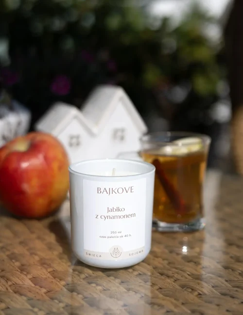 jabłko z cynamonem świeca sojowa