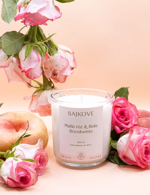 świeca sojowa płatki róż i biała brzoskwinia